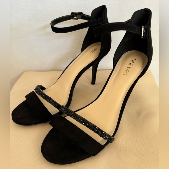 Nine West Black Amurri Sueded Rhinestone Heels 9.5 - Picture 2 of 8